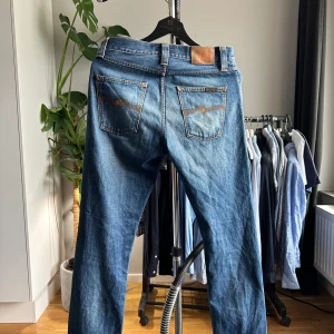 Nudie steady eddie - Nudie i modell steady eddie (regular/slim) i felfritt skick! Nypris runt 1400kr.