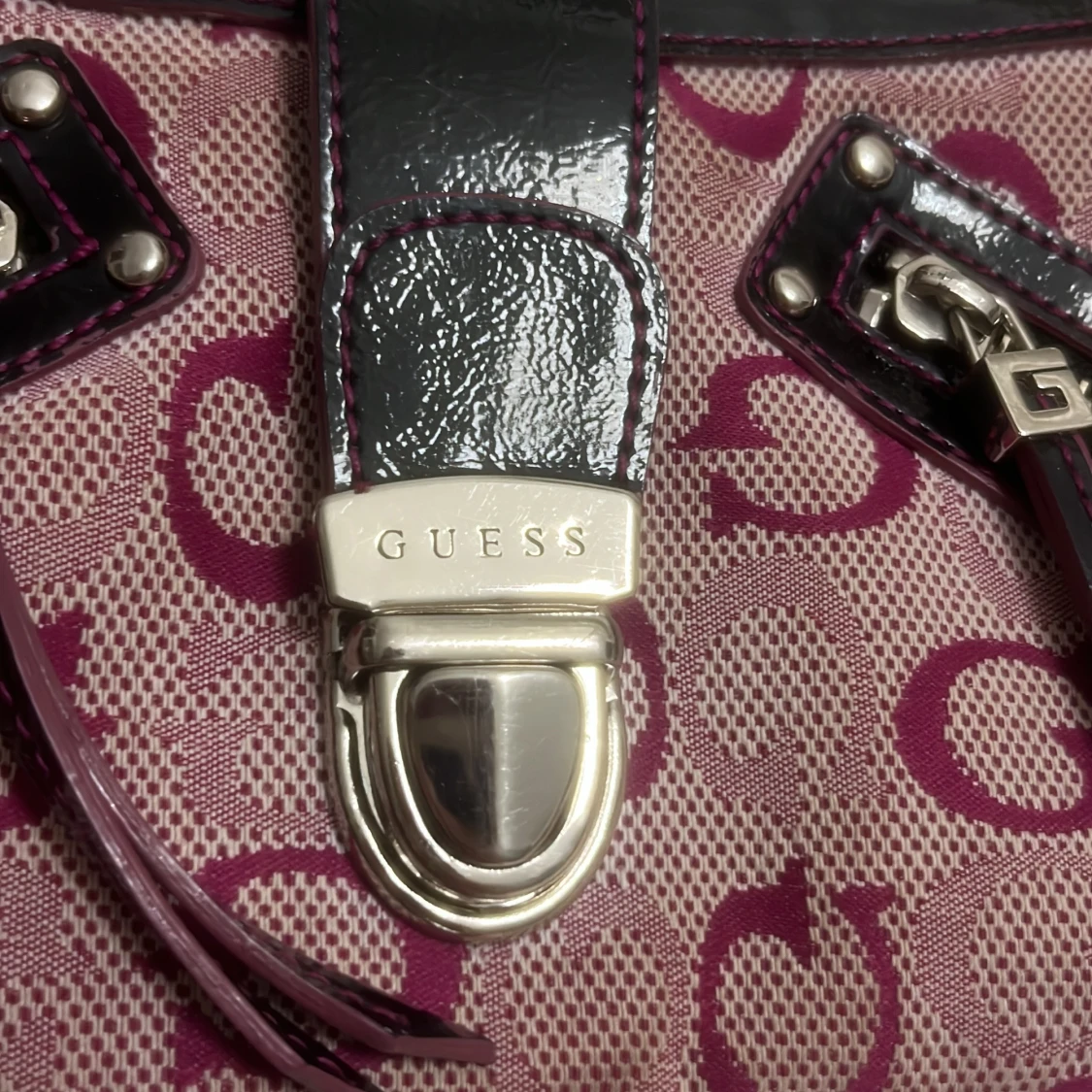 Guess väska - 90