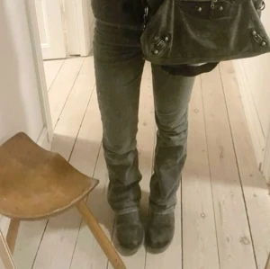 Boot cut jeans (tryck it på köp nu) - Nyskick!❤️ pris går att diskuteras!💞