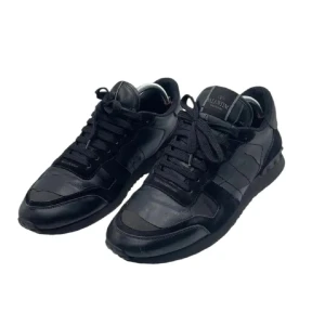 Valentino rockruners 43 - Bra skick  Storlek 43  slep på lädret där av priset sönder 