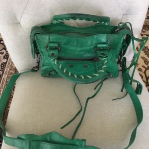 Ãkta balencliaga - R