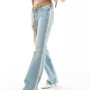 Weekday jeans  - Säljer dessa as populära fransiga weekday jeans som är helt slutsålda överallt! Är fortfarande kvar i paketet eftersom att dom var för små! 🩷🩷