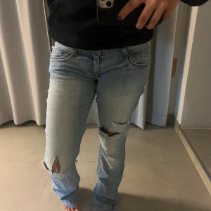 jättesnygga only jeans - bra skick, kan skicka fler bilder om ni frågar! Det passar S/M