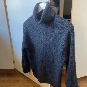 Stickad tröja - Super skön stickad tröja! 