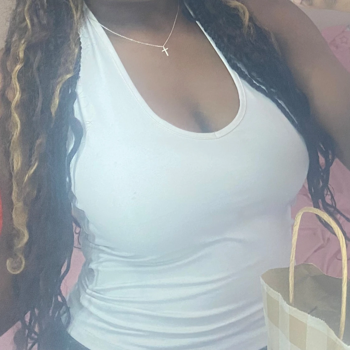 Vit ärmlös linnetopp - 92