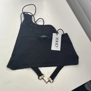 Söt topp  - Helt ny storlek M men väldigt liten i storleken 