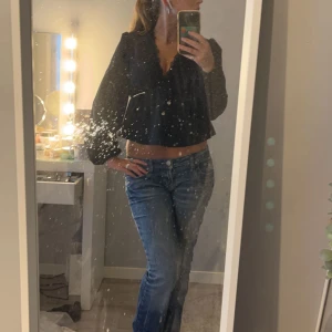 Super sött blus  - Storlek S, använd unnder ett par tillfällen. Super bra och skönt material🌟