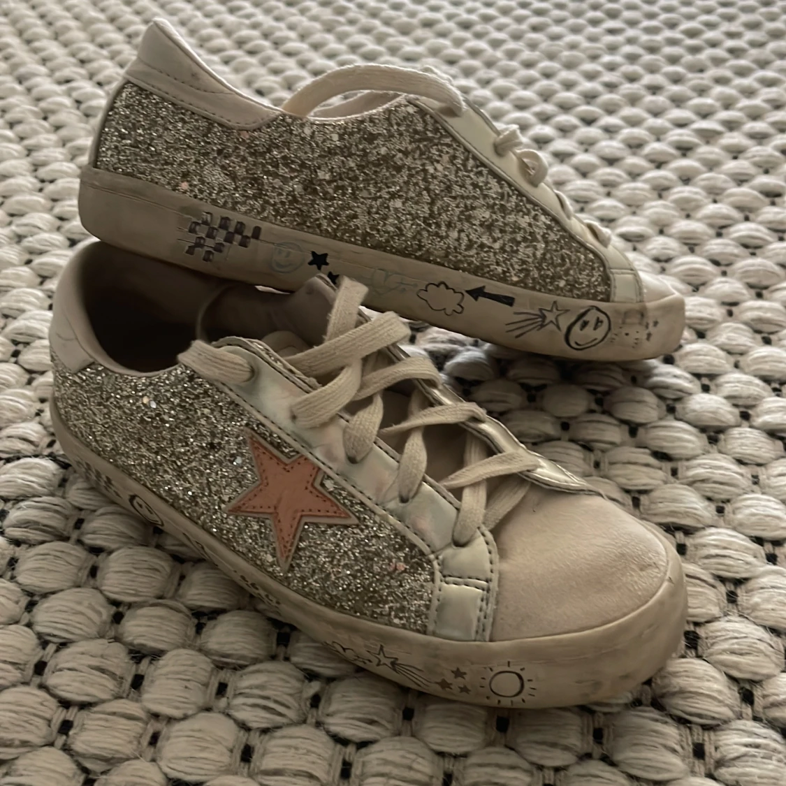 Liknande golden goose skor
