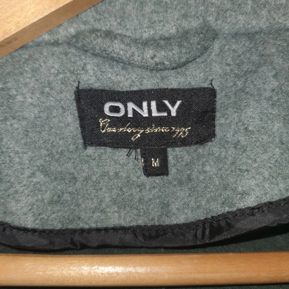 Grå kappa från ONLY - 90