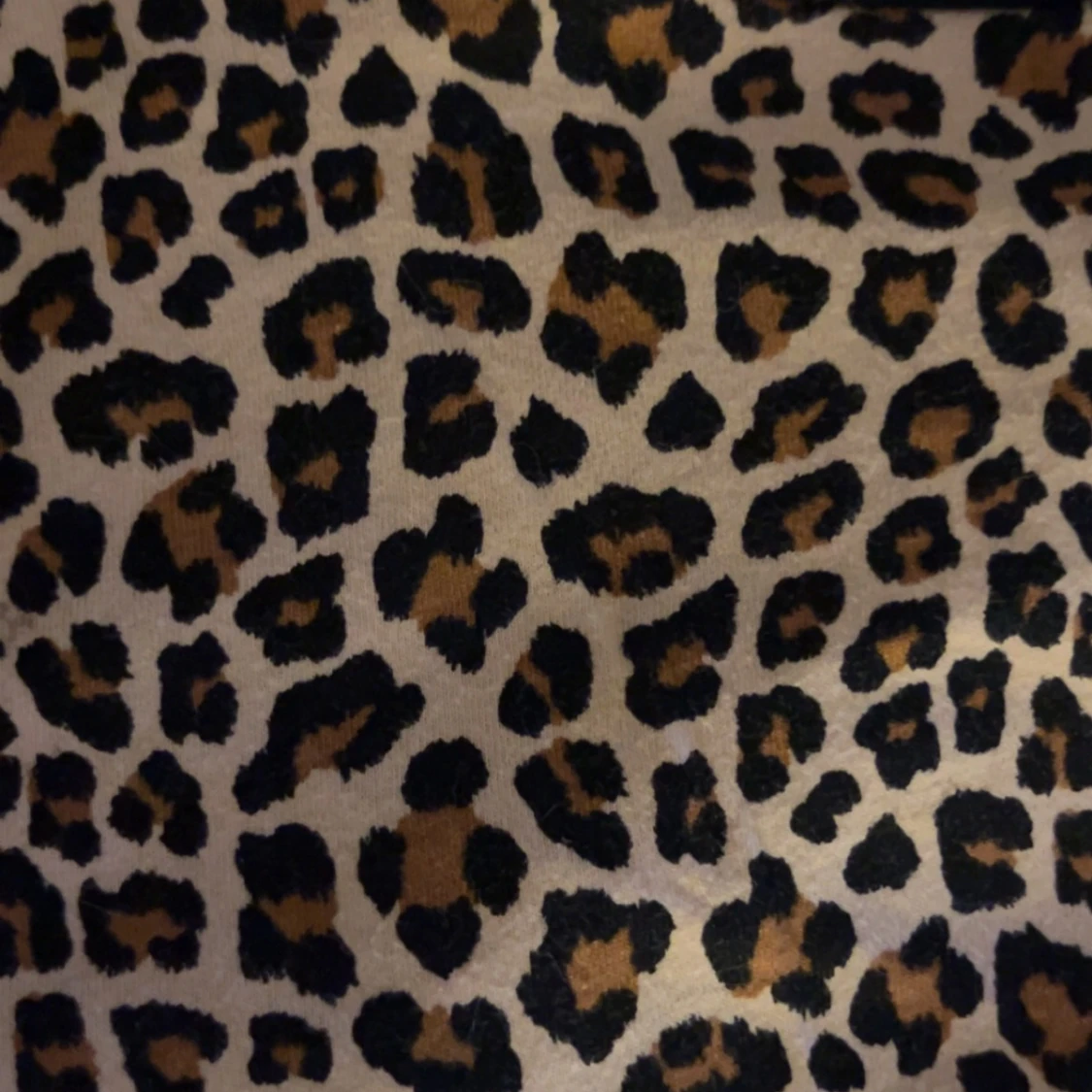 Leopardmönstrad topp från Divided - 90