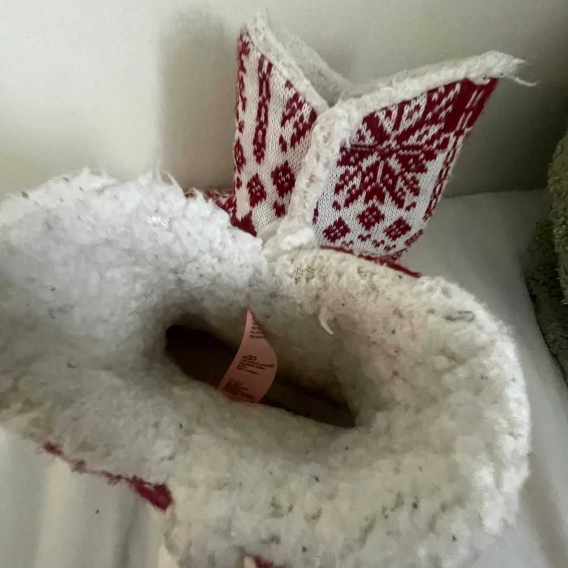 Mysiga röda och vita stickade tofflor - 93