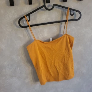 Gult linne från hm - Gult linne från hm i storlek xs