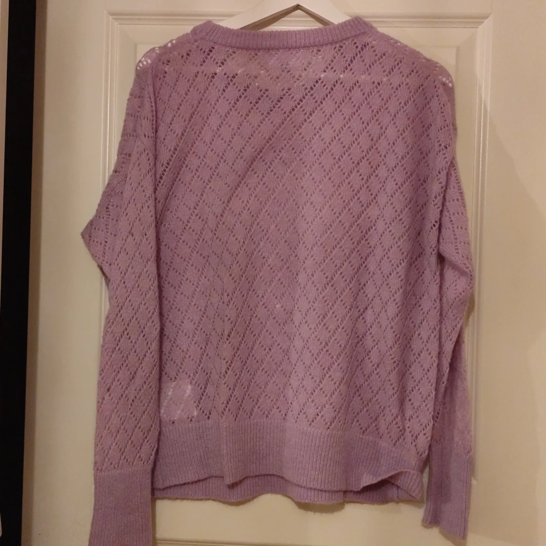 Ljuslila stickad tröja från InWear - 91