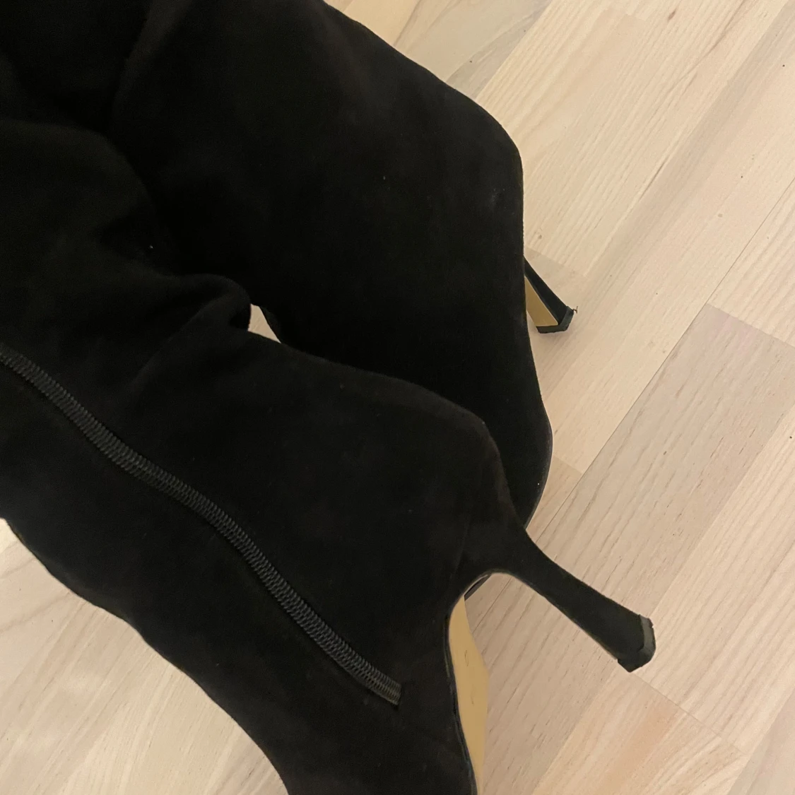 Svarta stövlar med klack och dragkedja - 92