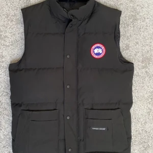 Canada goose väst  - Hör av dig för info, ÄKTA!!