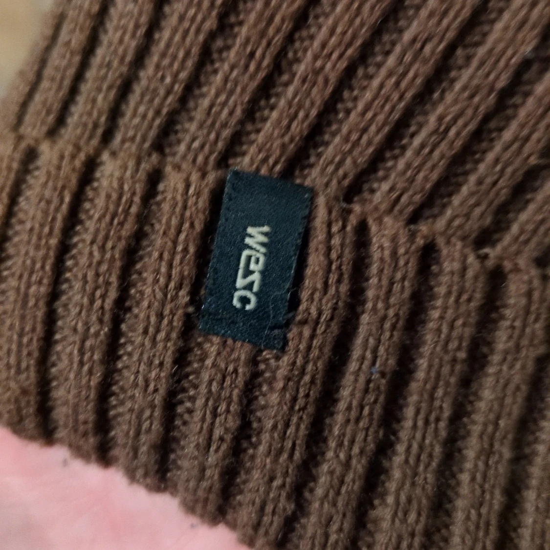 Brun ribbad mössa från WeSC - 91