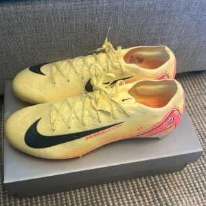  Nike mercurial  - Oanvända Nike mercuial skor skick 10/10 pris kan diskuteras 
