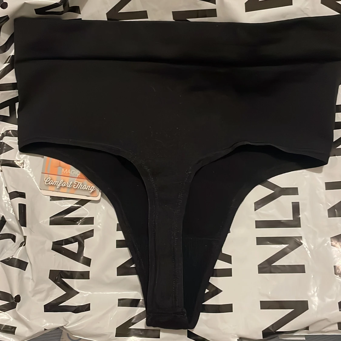 HELT OANVÄNDA comfort thongs/string Nelly 