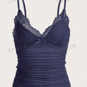 Linne - Säljer denna jättefinna mörkblåa  linnet från Shein. Köptes med insydda sidor, så att den sitter tajt runt en. Storlek XS men passar S. För fler bilder och frågor kontakta gärna mig 💕