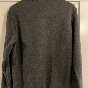 Only & sons tröja  - Hej!  En fin tröja i bra skick! Hör av dig vid intresse.