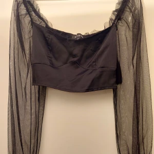 Blus - Så fin blus i storlek 36 (S). Nyskick! 