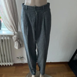 Oggi slacks kostymbyxor byxor gubbyxor retro vintage 50-tal 40-tal 60-tal rockabilly  - Lite noppor finns.