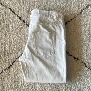 Saint Laurent jeans! - Beskrivning kommer inom kort 