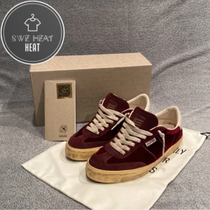 Golden goose skor - Tja, säljer dessa galet feta och unika golden goose soul star i storlek 42! Skorna är i nyskick och är väl omhändertagna, nästan nya! Hör av dig vid frågor eller funderingar!