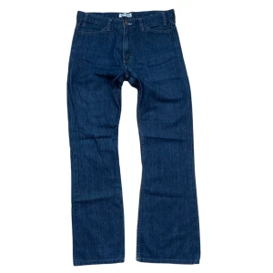 Acne jeans - Acne jeans Luv Blue midjemått: 85cm  innerbenslängd: 78 cm