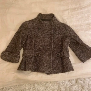 Trekvartsärmad jacka - Superfin jacka från Carolina Herrera. Köpt för ca 2000kr🩷