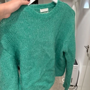 Stickad tröja - Stickad tröja från H&M. Använd fåtal gånger. Passar xs/s/m