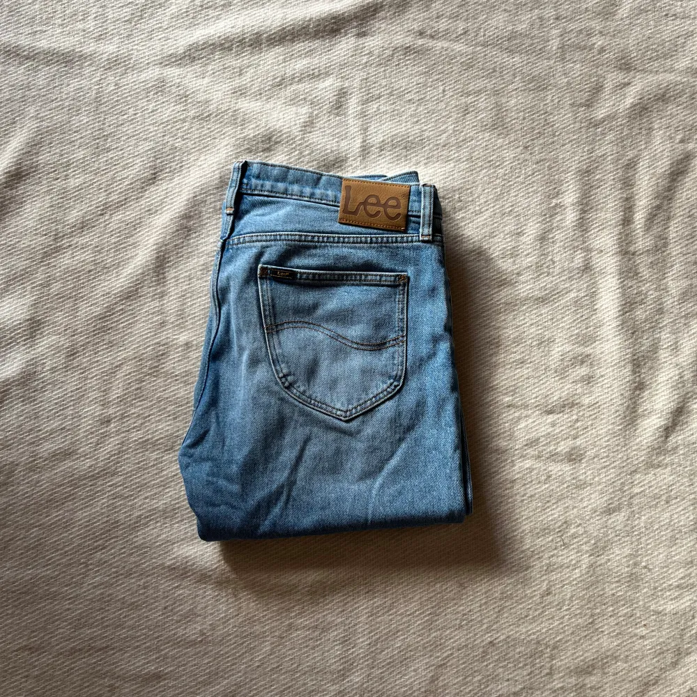 Lee Jeans i storlek W34 L32. Inga märken eller fläckar. Helt felfria. . Jeans & Byxor.