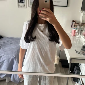 Fin topp - Super fin blus som är utsväng vid armarna. Köpt utomlands💕💕