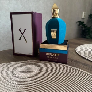 Xerjoff Erba Pura 100ml - Hej, säljer xerjoff erba pura eau de parfum, parfymen som fick som en present eftersom passar ej för mig, har spejat fåtal gånger. Men är som nyskick 