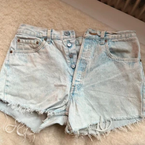 Levi’s Shorts Vintage  - Köpta i USA från en vintagestore. Passar dig som är en stl 36/38. 