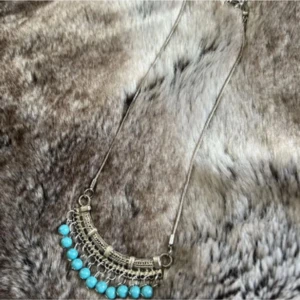 Turkos halsband - Fint skick! Ej äkta silver
