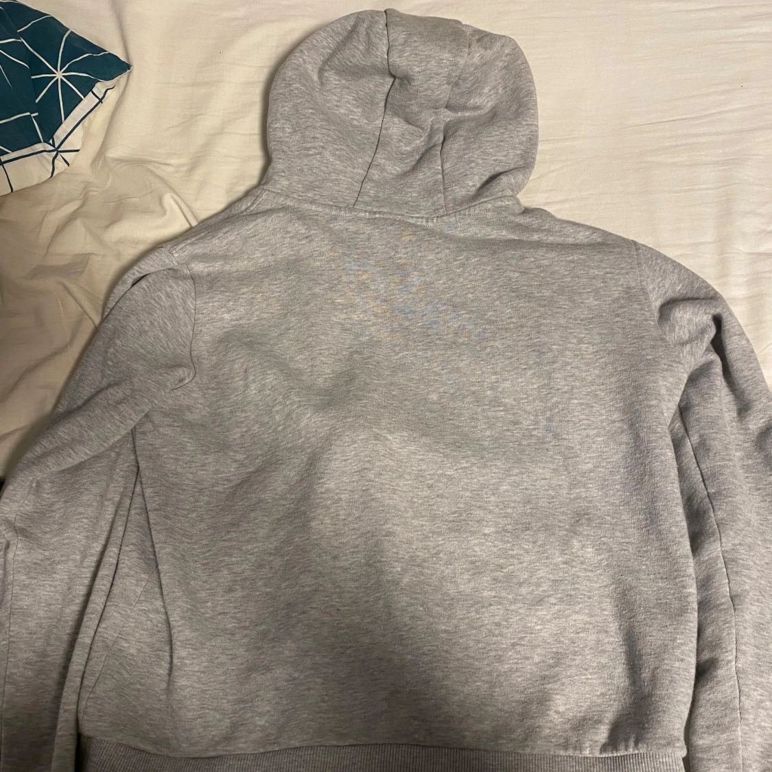 Grå hoodie från Lacoste - 91