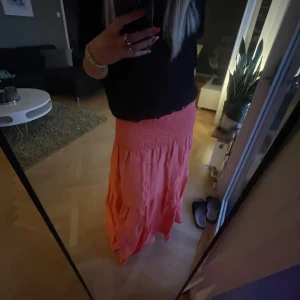 Långkjol - Sjukt cool och unik långkjol som tyvärr inte har kommit till användning💓