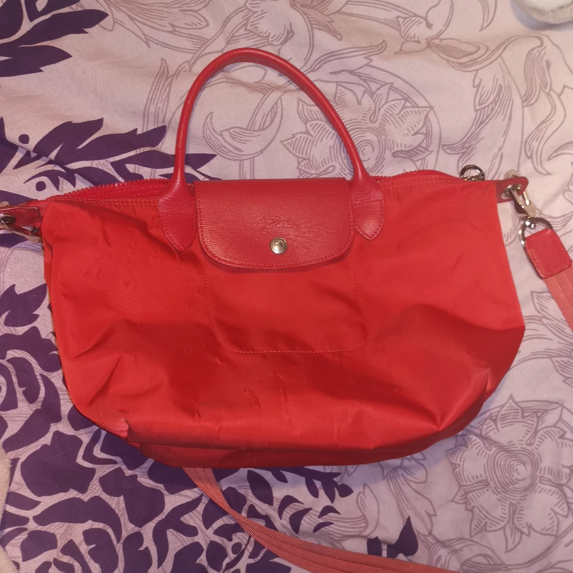 Röd Longchampväska i fint skick  - 91