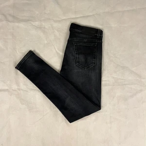 Tiger Of Sweden Jeans - Säljer nu dessa feta Tiger Of Sweden jeans | storleken: W32 L32 | modellen heter: Slim | nypris: 1400kr | mitt pris: 249kr | hör av dig vid frågor//mvh trend closet 