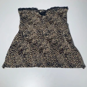 Leopard tubtopp spets  - En supersöt topp som man kan ha under sommaren eller fester 🥰 S/XS