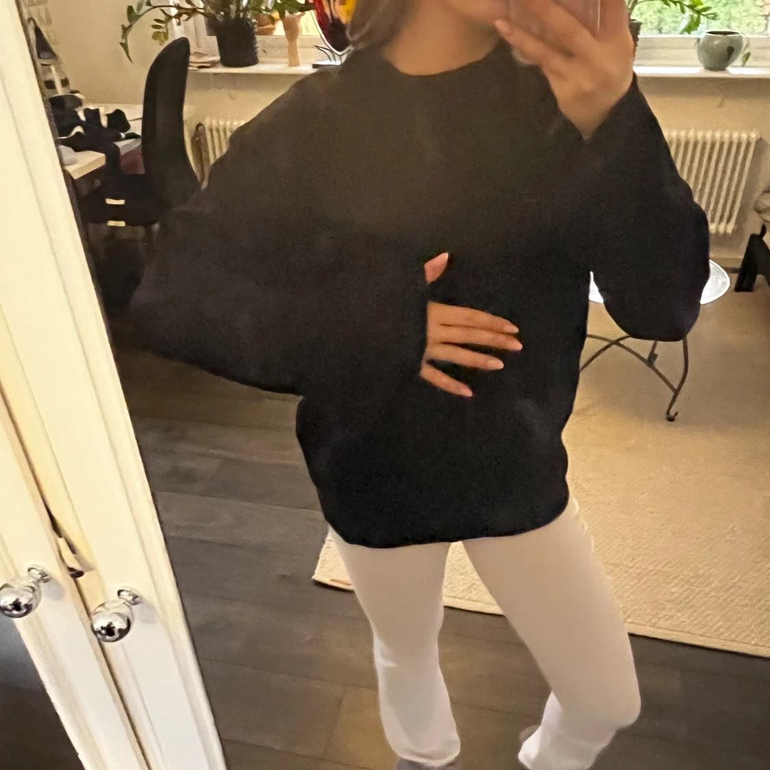 Svart stickad tröja - 1