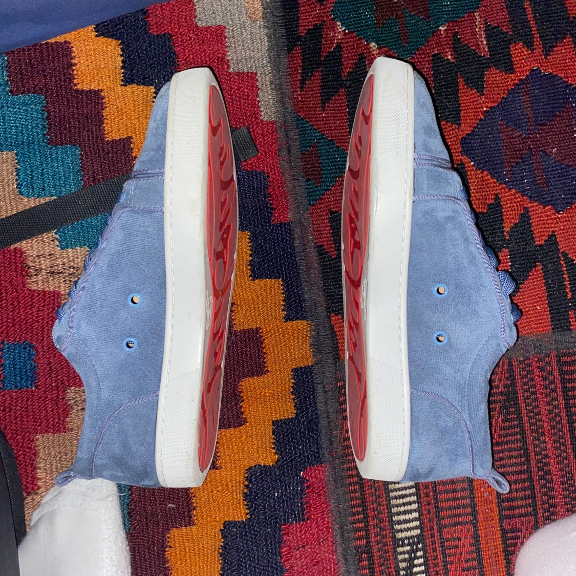 Blå sneakers med röd sula - 2