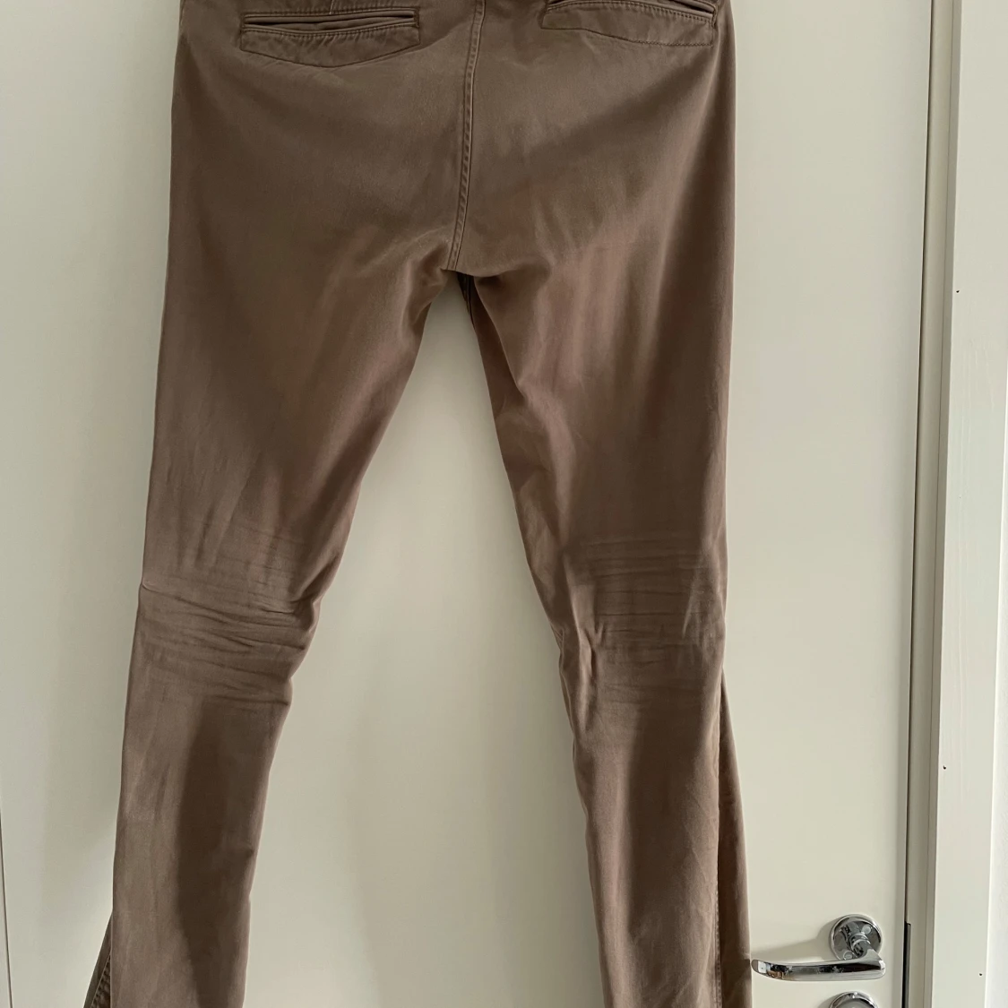 Gröna chinos från NN07 - 1