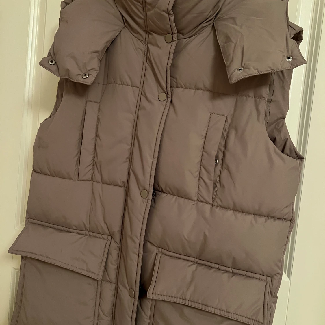 Beige dunväst från Amisu - 1