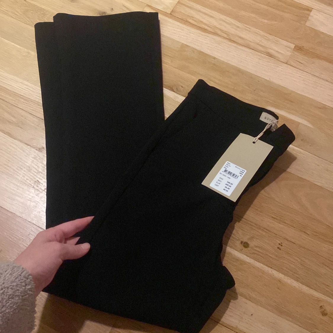 Svarta byxor från Soyaconcept