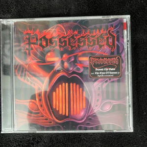 Possessed cd - Cd med albumet beyond the gates av Possessed. Skivan är endast spelad en gång så den är i bra skicka och funkar fint!