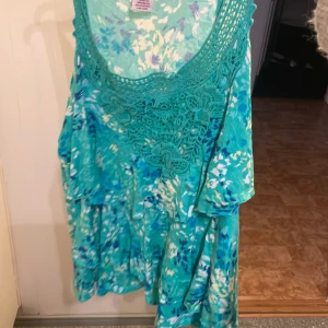 Turkos linne - Säljer ett super sött o unikt linne jättebra skick ej använt så många gånger