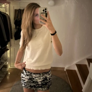 Snygg tröja  - Skit snygg tröja med vik från Åhléns  💕