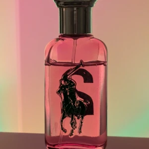 Ralph lauren Big Pony - Noter av tranbär och tonkamousse för att skapa en sensuell, fruktig doft.